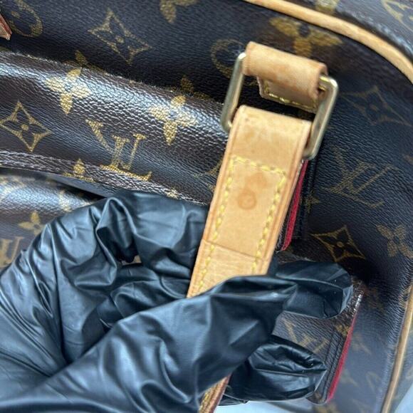 Guaranteed Authentic Louis Vuitton Excentri-Cité Monogram Canvas Top Handle Bag - Picture 14 of 16